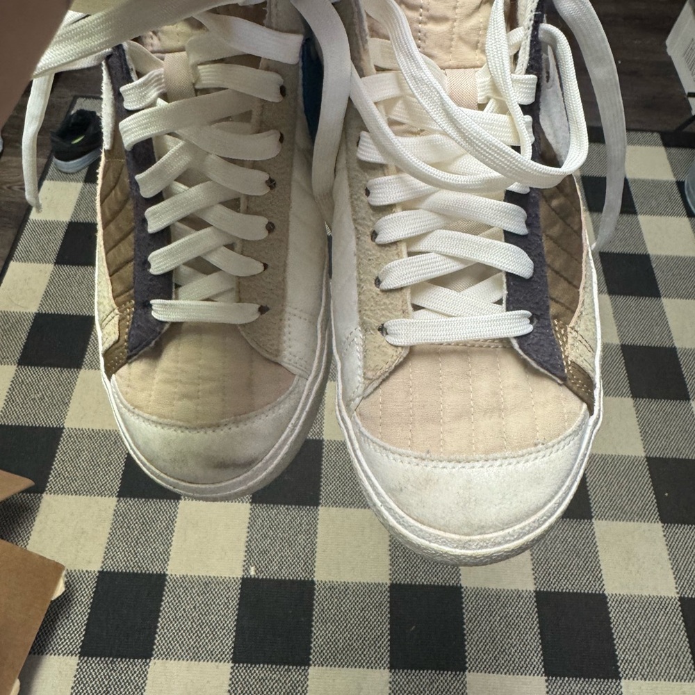 Nike High-Top Sneakers - Picture 5 of 5